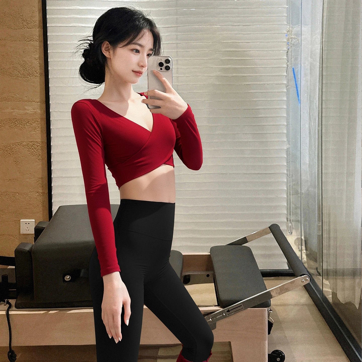 Women's Backless Hollowed-Out Long-Sleeve Yoga Sports T-Shirt Sexy Chest Padded Training Top Naked Feeling Slimming Fitness Wear
